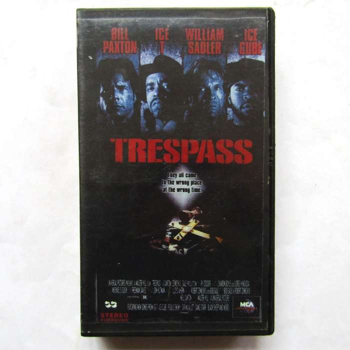 Trespass - Bill Paxton - Movie VHS Tape (1992)
