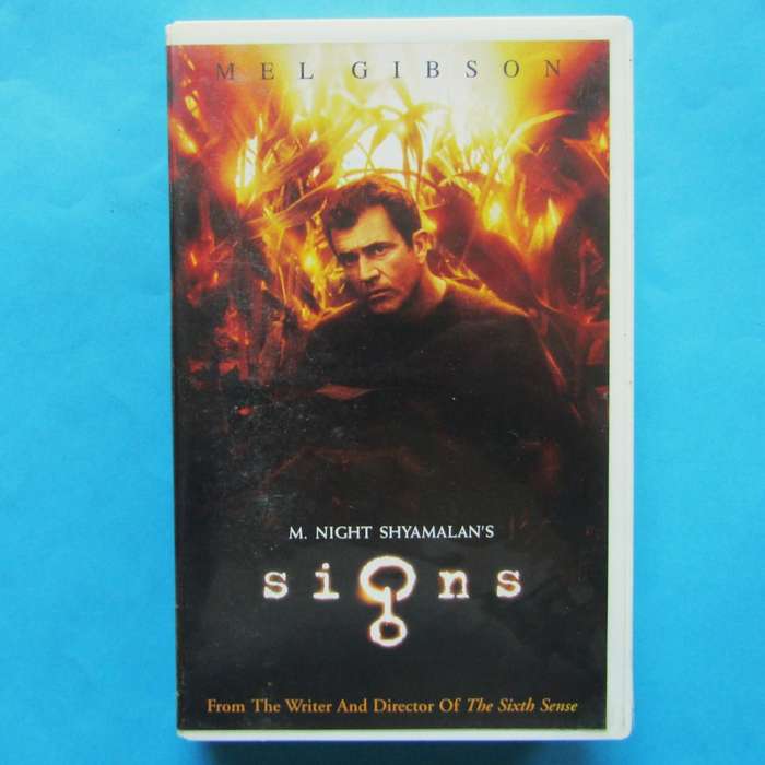 Signs - Mel Gibson - Movie VHS Tape (2002)