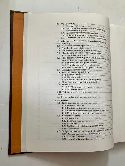 Inleiding tot die Analitiese Chemie - JG Leipoldt et al. Hardeband, 1e Uit. 1982