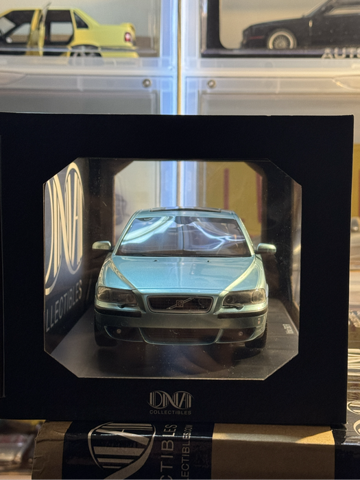 1 of 1 in SA 1:18 Volvo S60 R by DNA Collectibles
