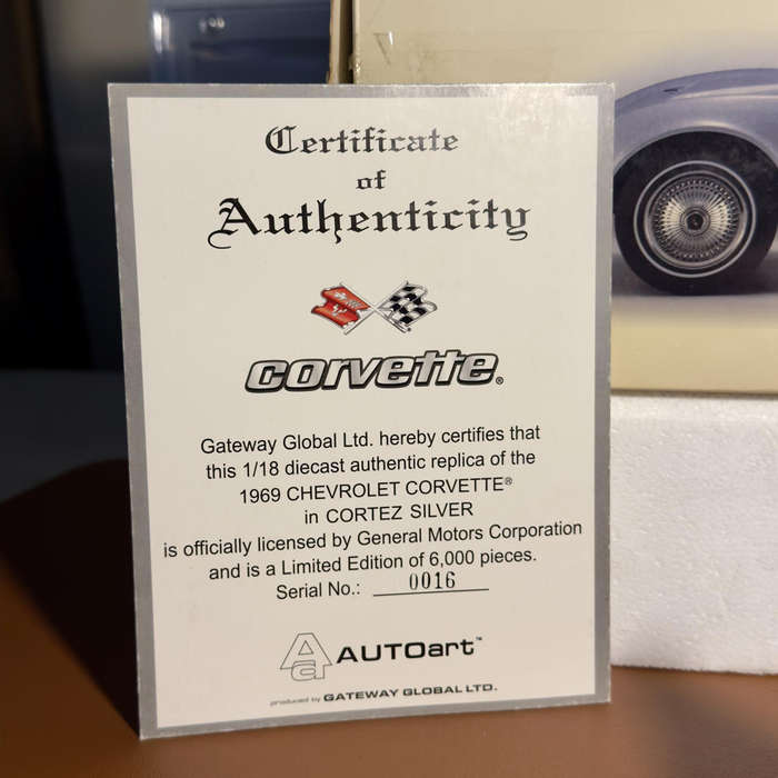 #0016/6000 AUTOart Millennium 1:18 1969 Chevrolet Corvette Cortez Silver  Limited Edition #16/6000