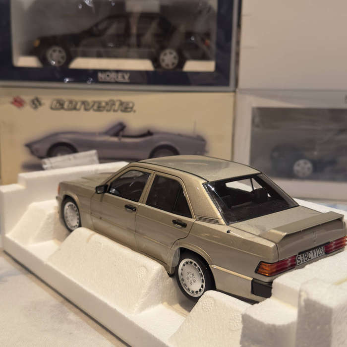 1/18 Mercedes Benz 190 E 2.3-16 by Norev