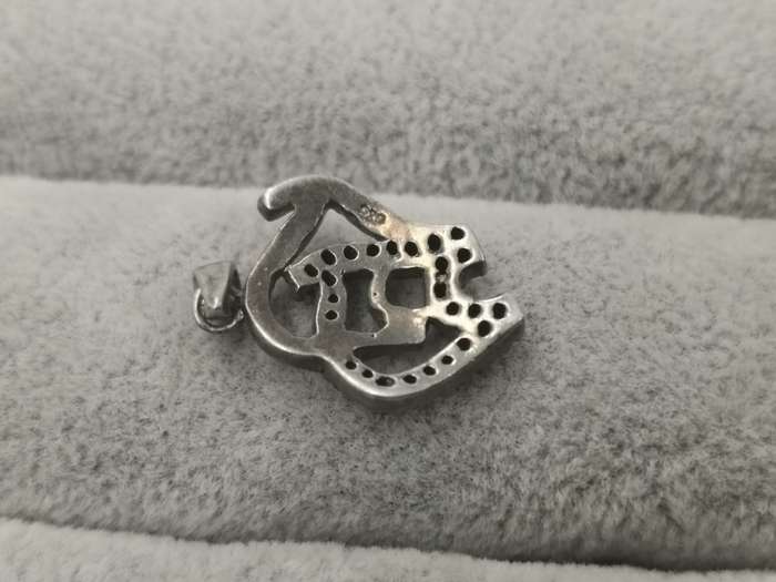 925Silver: Elephant Pendant - Multiple CZ - Size 16x10mm