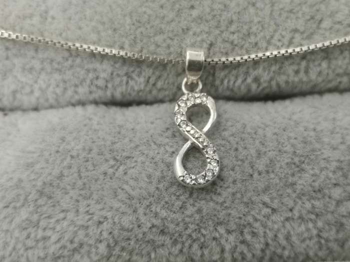 925Silver: Infinity Necklace - Multiple CZ - Length: 45cm Width: 1mm