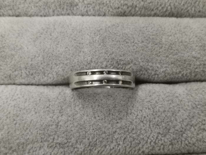 925Silver: Classy Ring - Multiple CZ Stones - Size U