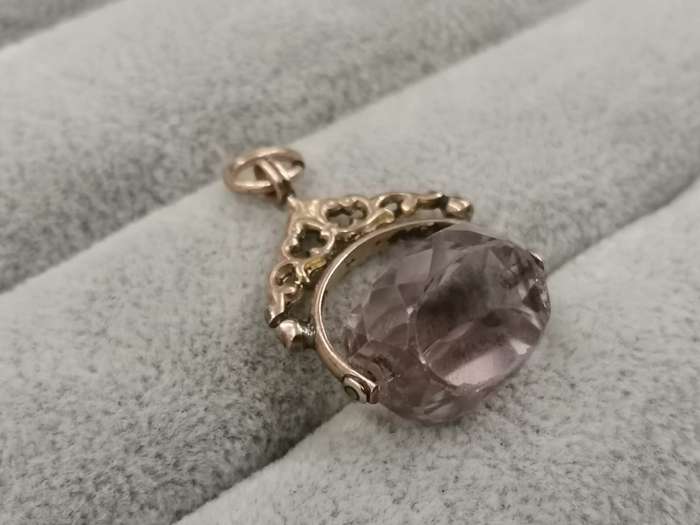 9ct Gold Pendant - 25x20mm