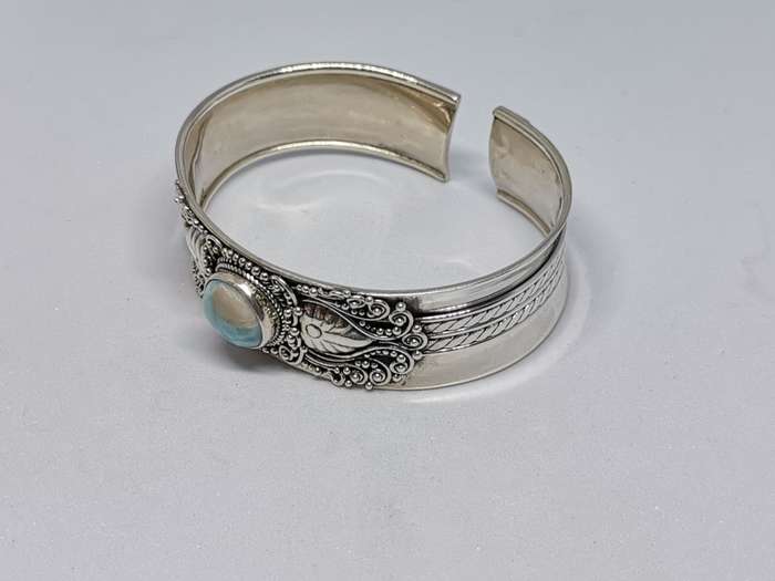 Stunning Bhoho Larimar Cuff