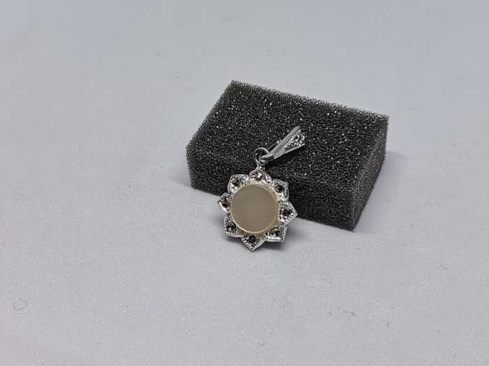 Silver Mother of Pearl Pendant