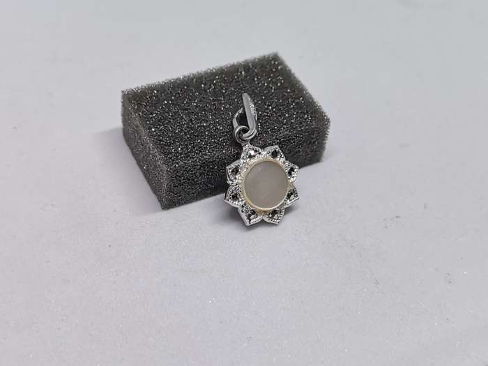 Silver Mother of Pearl Pendant