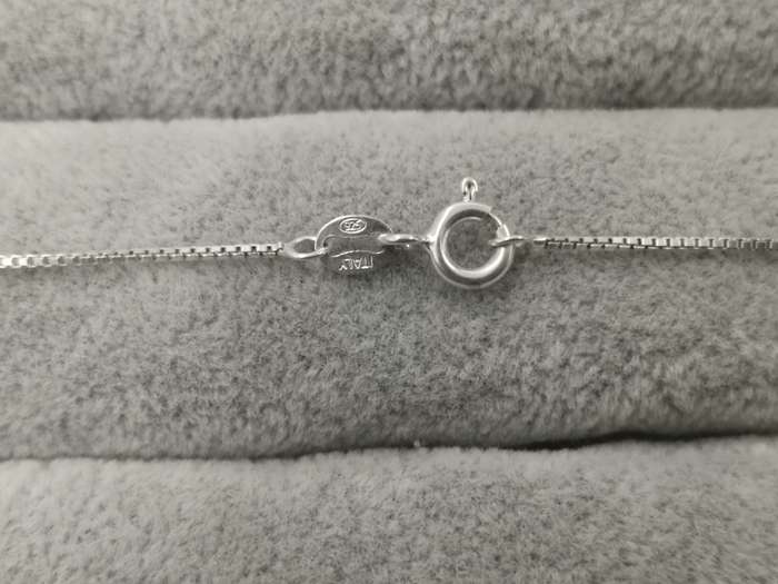 925Silver: Infinity Necklace - Multiple CZ - Length: 45cm Width: 1mm