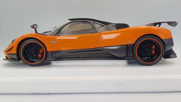 Pagani Zonda Cinque Coupe - 2009 - Arancio St. Tropez