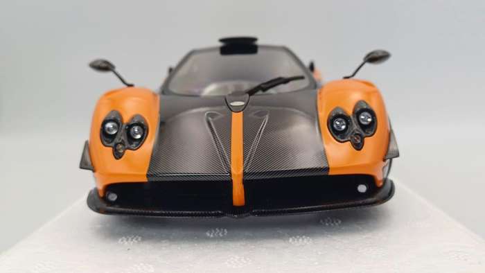 Pagani Zonda Cinque Coupe - 2009 - Arancio St. Tropez