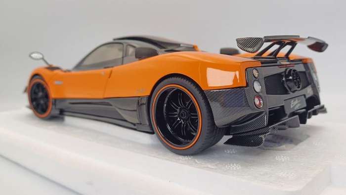 Pagani Zonda Cinque Coupe - 2009 - Arancio St. Tropez