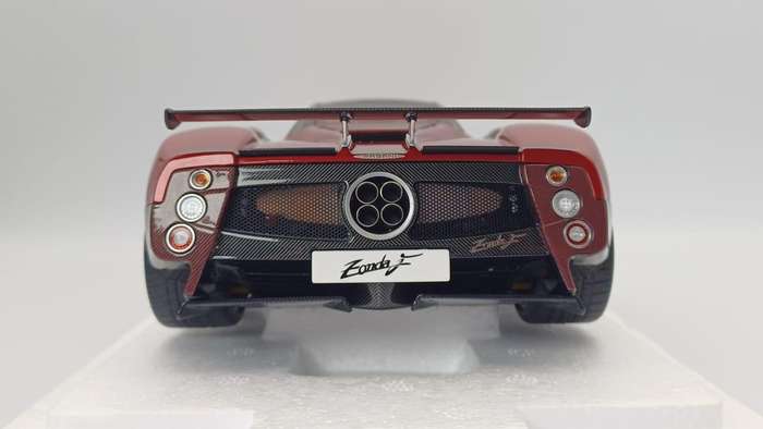 Pagani Zonda F - 2005 - Rosso Monza