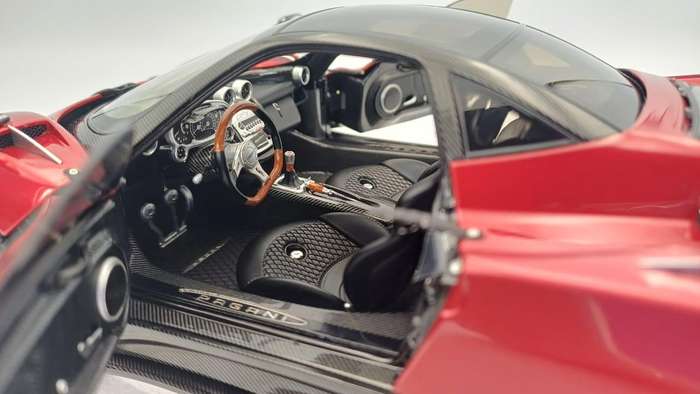 Pagani Zonda F - 2005 - Rosso Monza