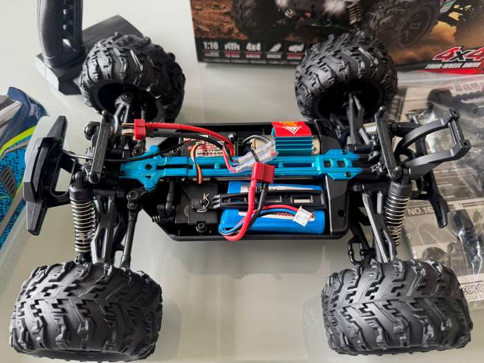 SCY 16101 Monster Truck/Buggy Brushed version 2.4 GHz controller - BRAND NEW