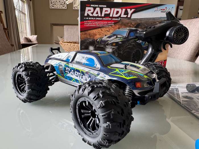 SCY 16101 Monster Truck/Buggy Brushed version 2.4 GHz controller - BRAND NEW