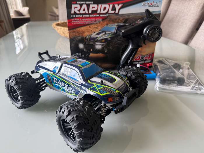 SCY 16101 Monster Truck/Buggy Brushed version 2.4 GHz controller - BRAND NEW