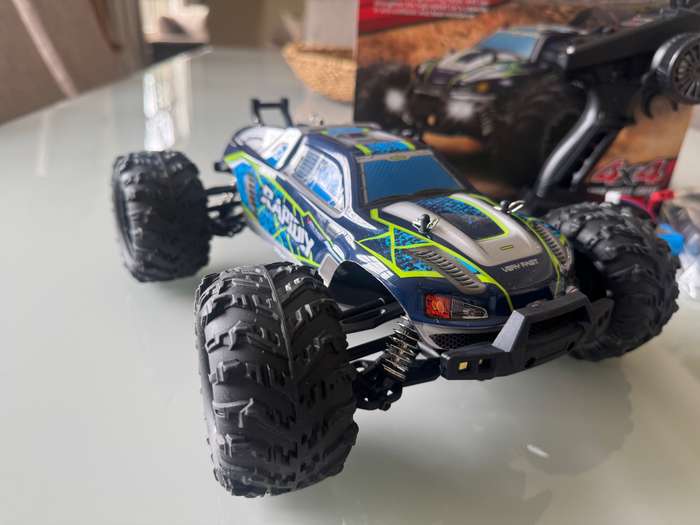 SCY 16101 Monster Truck/Buggy Brushed version 2.4 GHz controller - BRAND NEW