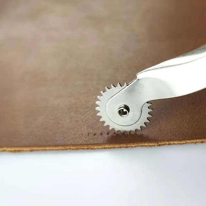 1 pcs Metal Roller Paper Punch Tool with Wooden Handle
