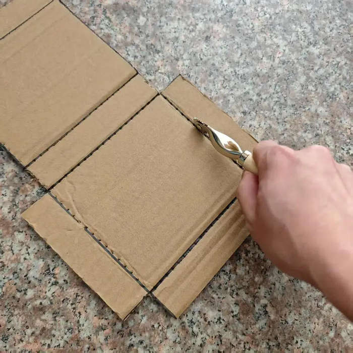 1 pcs Metal Roller Paper Punch Tool with Wooden Handle