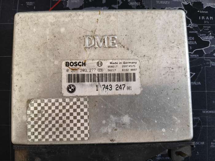 Bmw E36 318i M43 B18 Engine Computer Ecu Dme Bosch 0261203277 / 1743247