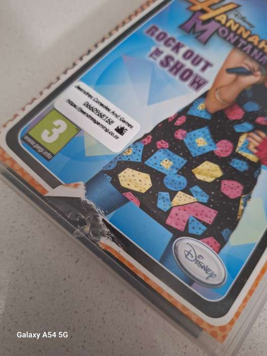 Hannah Montana: Rock Out the Show (PSP) - Essentials