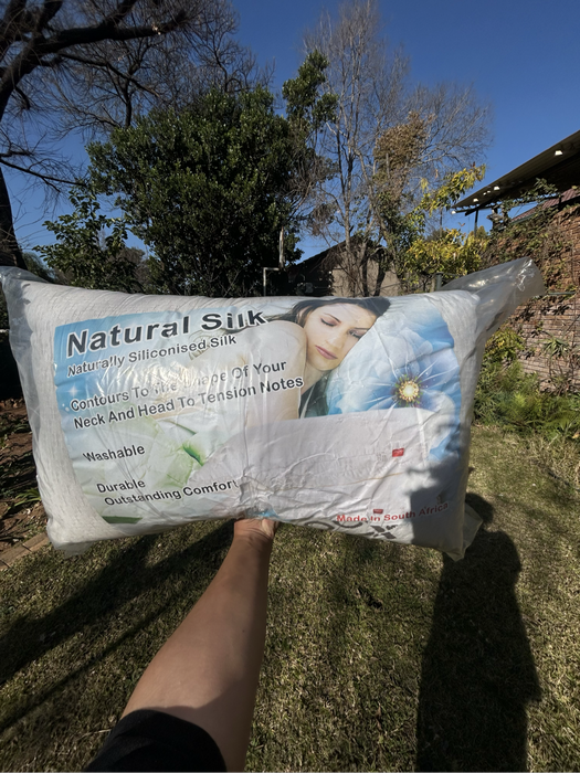 2 Luxurious Silk Pillows  Only R185