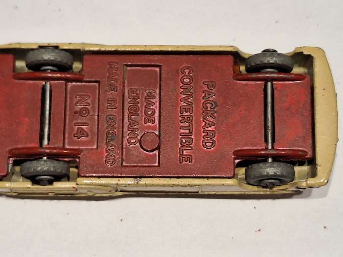 Packard convertable, damaged