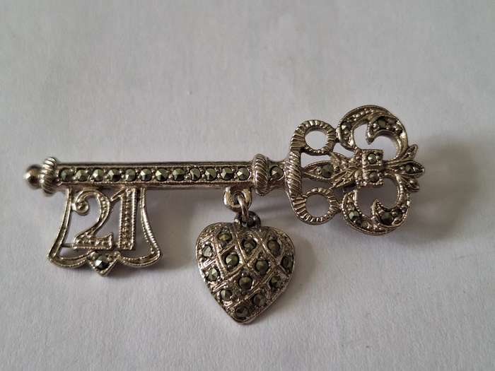 Stunning 21st brooch