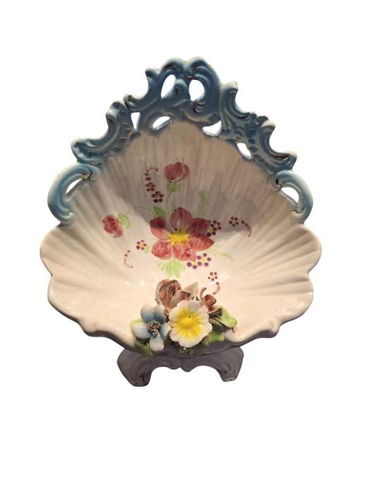 Vintage Capodenomte clam shell shaped decorative bowl
