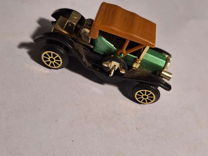 Model of vintage car made in Hong Kong