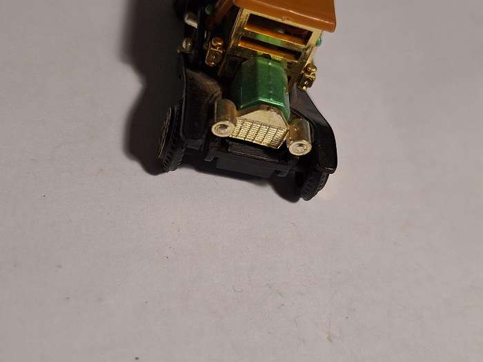 Model of vintage car made in Hong Kong