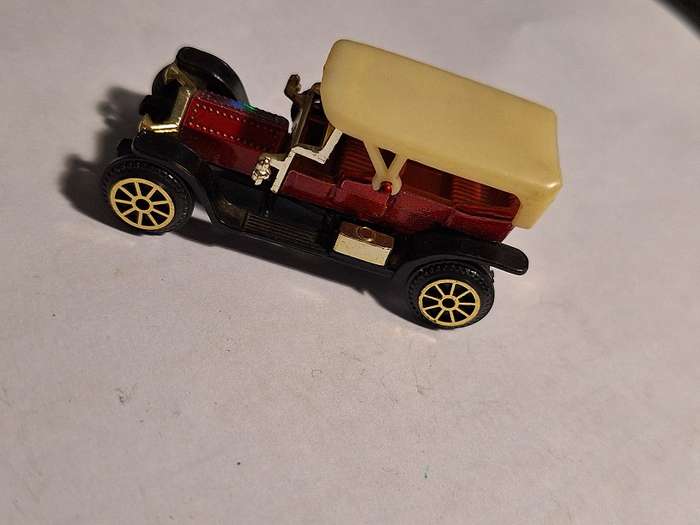 Model of vintage car made in Hong Kong