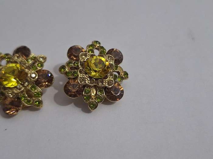 Stunning clip on earrings