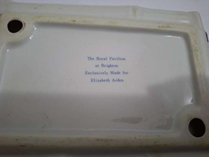 Vintage Elizabeth Arden soap dish