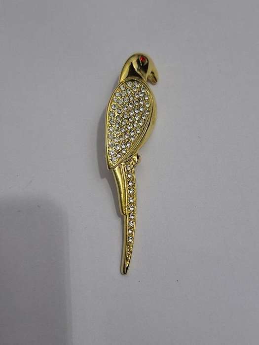 Stunning vintage Parrot brooch 8cm high