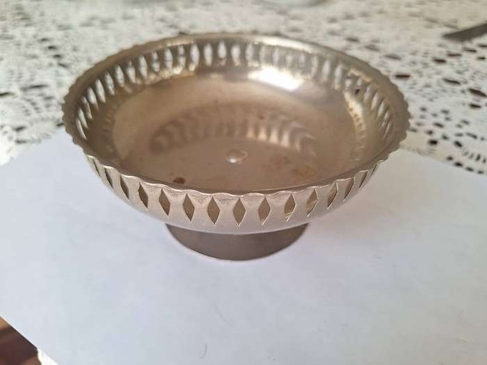 Silver plated scalloped edge footed sweet bowl