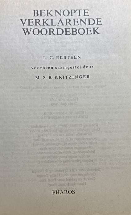 Beknopte Verklarende Woordeboek - Softcover - 690 pages