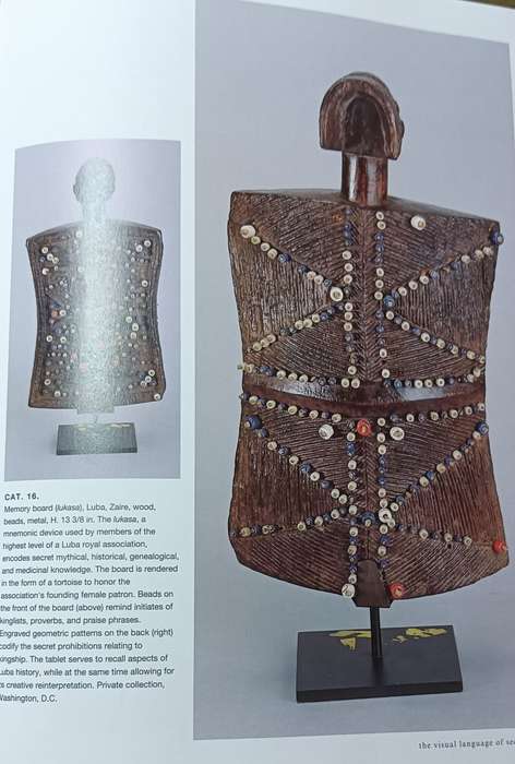 Secrecy African art that Conceals and Reveals - Mary H Nooter - Hardcover - 256 pages