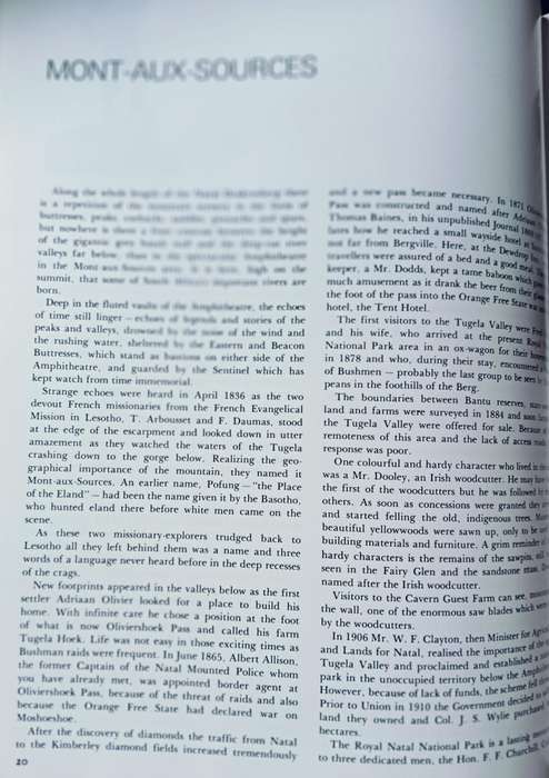 The Natal Drakensberg - David A. Dodds - Hardcover - 128 pages