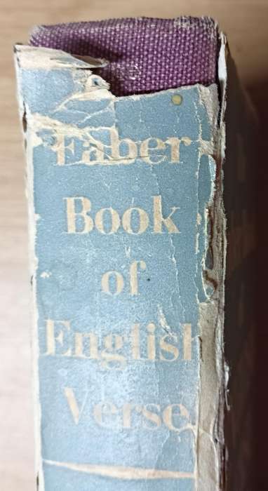 The Faber Book of English Verse - John Hayward - Hardcover - 484 pages