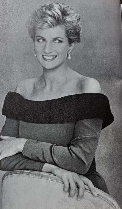 Diana, Princess of Wales 1961-97 - A Tribute in Photographs - Hardcover - 160 pages