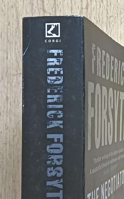 The Negotiator - Frederick Forsyth - Softcover - 509 pages