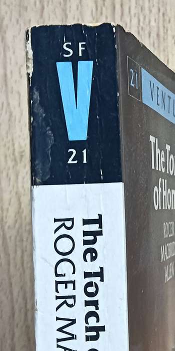 The Torch of Honor - Roger MacBride Allen - Softcover - 339 pages