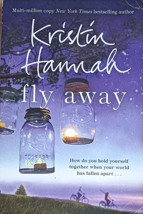 Fly Away - Kirsten Hannah - Softcover - 400 pages