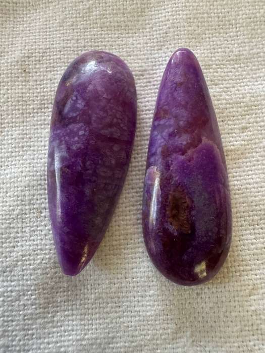 pair of Sugilite pears 36carats
