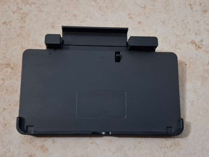 Nintendo 3DS Console + Dock + Game