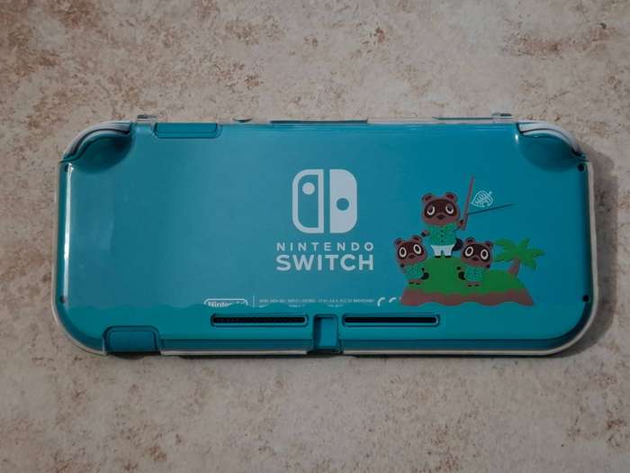 Nintendo Switch Lite (Turquoise) + Animal Crossing Protective Hard Case Shell