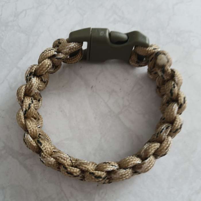 Paracord Survival Bracelet